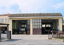 Lo stabile della Carrozzeria Bonollo � situato proprio all'incrocio della strada provinciale